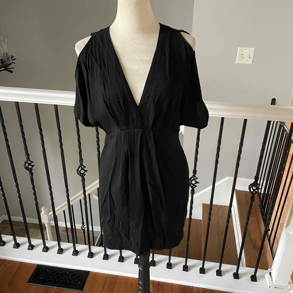 Lush Black Cold Shoulder Pleated Dress Size Medium